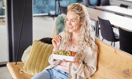 Homra Lunchbox DUALO Stripes - 2 Laags Broodtrommel - 2 Compartimenten - Lunch To Go - Duurzaam Kunststof - BPA Vrij - Lunchtrommel - Inclusief Bestek - Magnetronbestendig - Diepvriesbestendig - Vaatwasser Veilig 13 Homra Lunchbox DUALO Stripes - 2 Laags Broodtrommel - 2 Compartimenten - Lunch To Go - Duurzaam Kunststof - BPA Vrij - Lunchtrommel - Inclusief Bestek - Magnetronbestendig - Diepvriesbestendig - Vaatwasser Veilig - Afbeelding 11