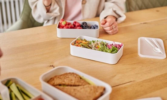 Homra Lunchbox DUALO Stripes - 2 Laags Broodtrommel - 2 Compartimenten - Lunch To Go - Duurzaam Kunststof - BPA Vrij - Lunchtrommel - Inclusief Bestek - Magnetronbestendig - Diepvriesbestendig - Vaatwasser Veilig 17 Homra Lunchbox DUALO Stripes - 2 Laags Broodtrommel - 2 Compartimenten - Lunch To Go - Duurzaam Kunststof - BPA Vrij - Lunchtrommel - Inclusief Bestek - Magnetronbestendig - Diepvriesbestendig - Vaatwasser Veilig - Afbeelding 15