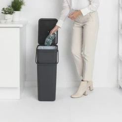 Brabantia Sort & Go Prullenbak - 40 L - Dark Grey -BISSELL-Winkel 550x412 122