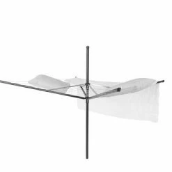 Brabantia Lift-O-Matic Droogmolen Met Metalen Grondanker, Beschermhoes, Wasknijpertasje En Wasknijpers - 50 M - Anthracite -BISSELL-Winkel 550x419 1