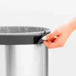 Brabantia Wasmand - 60 L - Matt Steel Met Kunststof Deksel -BISSELL-Winkel 550x477