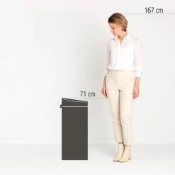 Brabantia Touch Bin Prullenbak - 30 L - Metallic Gold/ Matt Steel Fingerprint Proof Deksel 15 Brabantia Touch Bin Prullenbak - 30 L - Metallic Gold/ Matt Steel Fingerprint Proof Deksel -BISSELL-Winkel 550x487 2