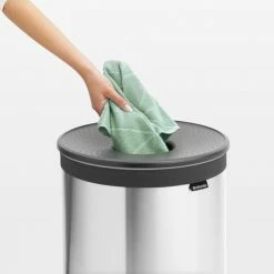 Brabantia Wasmand - 60 L - Matt Steel Met Kunststof Deksel -BISSELL-Winkel 550x495