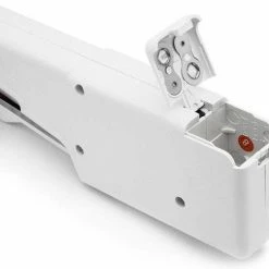 Handy Switch Handy Stitch - PREMIUM Handnaaimachine - Met 3 Spoelen Garen En Accessoires - Mini Naaimachine - Draadloos - Compact - Elektrisch Of Op Batterijen -BISSELL-Winkel 550x502 1