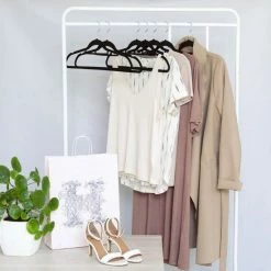 LifeGoods Kledinghangers - 50 Stuks - Broeklat - Velvet - Lichtbruin -BISSELL-Winkel 550x550 102