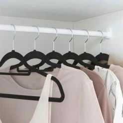 LifeGoods Kledinghangers - 50 Stuks - Broeklat - Velvet - Lichtbruin -BISSELL-Winkel 550x550 103