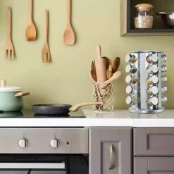 SensaHome 360 Graden Roteerbare Kruidencarrousel - Kruidenrek/Kruidenmolen - 20 Kruidenpotjes - 5 Laags - Draaibaar - 20 Specerijen Potjes - Specerijenmolen -BISSELL-Winkel 550x550 979