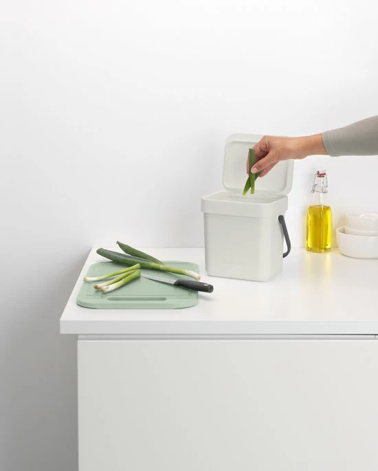 Brabantia Sort & Go Aanrecht Afvalbakje - 3 L - Light Grey 8 Brabantia Sort & Go Aanrecht Afvalbakje - 3 L - Light Grey - Afbeelding 6