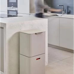 Joseph Joseph Intelligent Waste Prullenbak Totem 2.0 Recycler - 60 L - Stone Wit 36 Joseph Joseph Intelligent Waste Prullenbak Totem 2.0 Recycler - 60 L - Stone Wit -BISSELL-Winkel 550x820 3