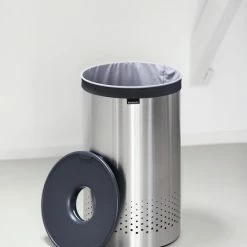 Brabantia Wasmand - 60 L - Matt Steel Met Kunststof Deksel -BISSELL-Winkel 550x825 5